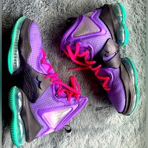 Nike Lebron 19 Basketball Shoes